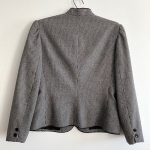 vintage 80s SASSON Houndstooth Wool Blazer Veste en dents de chien noir et blanc pour femme Blazer en laine ajusté avec épaules gonflées image 9