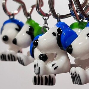 Esnupi w Headphones Keychain