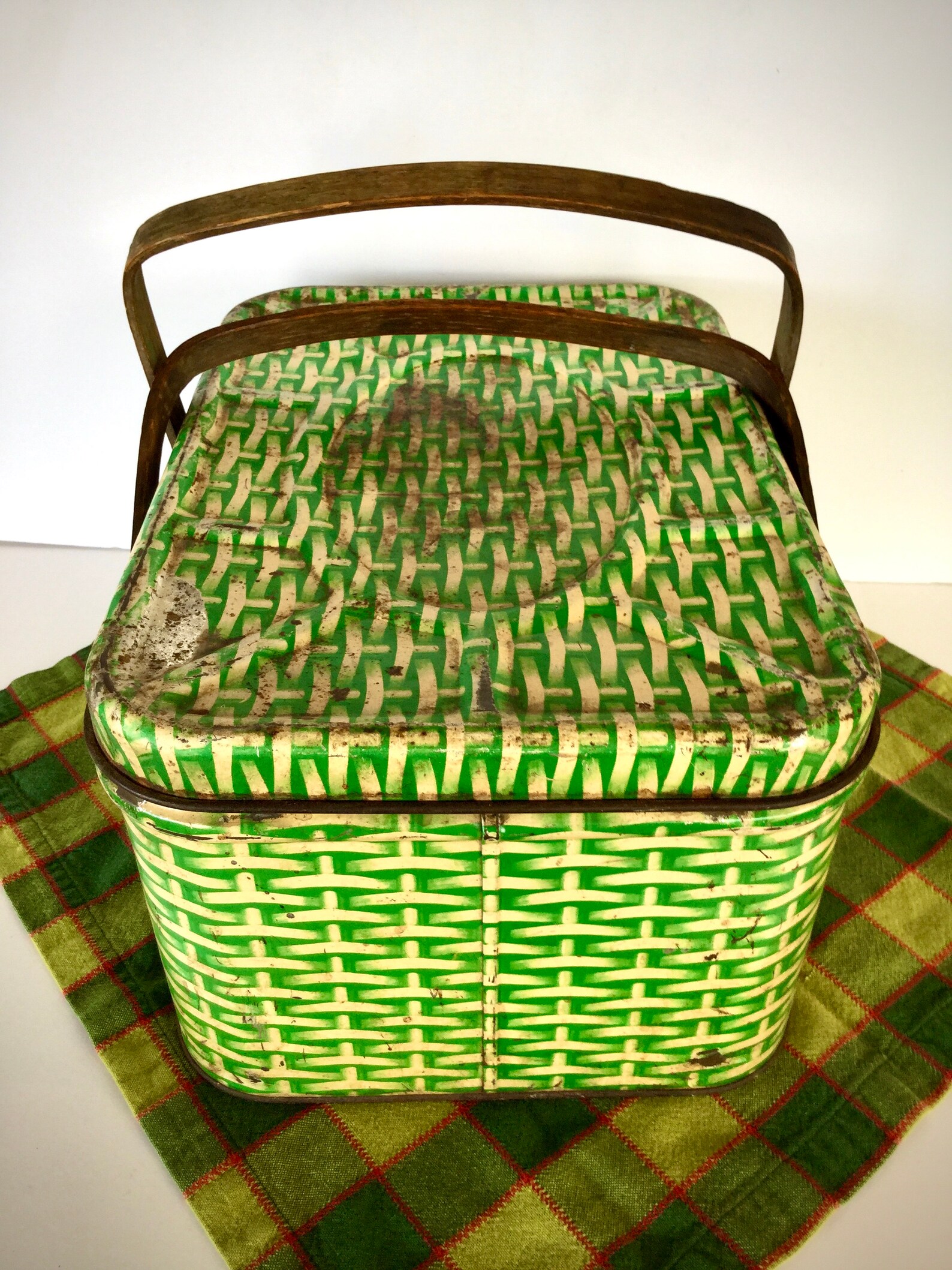 Vintage Basket Weave Green Metal Enameled Picnic Basket/Hamper Etsy