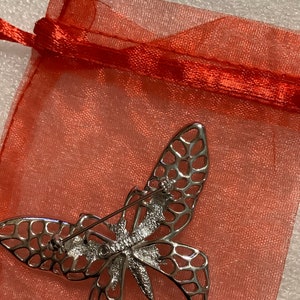 Sarah Coventry  SILVERTONE Butterfly beautiful brooch vintage jewelry