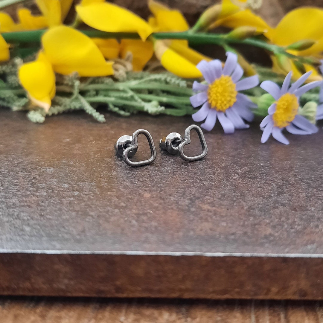 Silver Small Black Heart Stud Earrings. Etsy UK