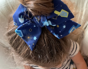 Hanukkah Hair Bow: Dreidel Jewish Holiday Clip