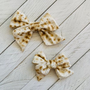 Matzah hair bow or headband, Passover Hair bow, Passover gift, Matzo Headband,  Pesach, Jewish gift for kids