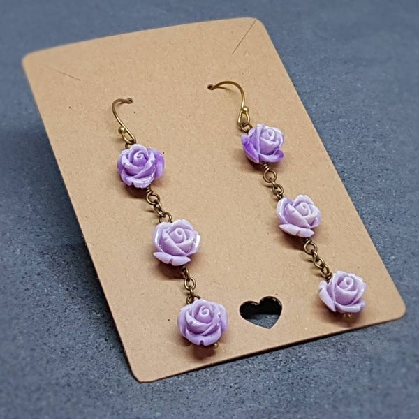 Rose Dangle Oorbellen, hypoallergene oordraden, paarse oorbellen, rozenoorbellen, vintage stijl oorbellen