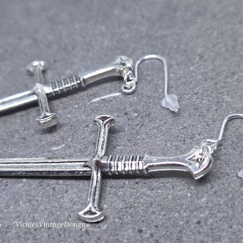 Boucles d'oreilles poignard, crochets d'oreille hypoallergéniques, boucles d'oreilles épée, bijoux cosplay, bijoux gothiques, par paire image 18