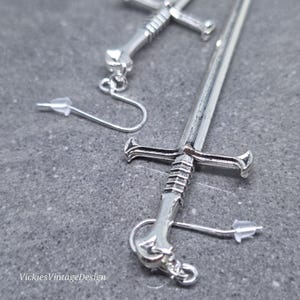 Boucles d'oreilles poignard, crochets d'oreille hypoallergéniques, boucles d'oreilles épée, bijoux cosplay, bijoux gothiques, par paire image 14