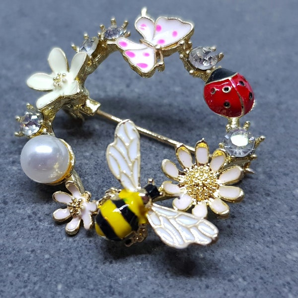 Broche abeille, broche papillon rose, fleurs, imitation de perle, coccinelle rouge, insecte, épingle à linge, émail, strass