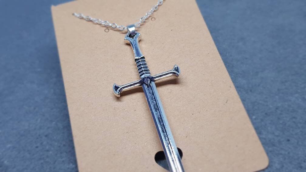 ネックレス・チョーカー BLENDOFF Knightly Dagger Necklace Silver 925 Amazon.com: Silver Dagger Necklace, Silver Sword Necklace