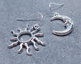 ★MIDNIGHT MOMENT.★ hole earring silver Silver Moon + Stars Earring Set | Mazi New York Jewelry