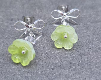 Flower Earrings, Green Bow Studs, glass Flower, PRIMERO Crystals®