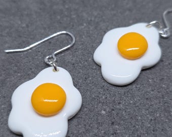 Spiegelei Ohrringe mit einer Auswahl an Ohrhaken: Resin Made Jewelry