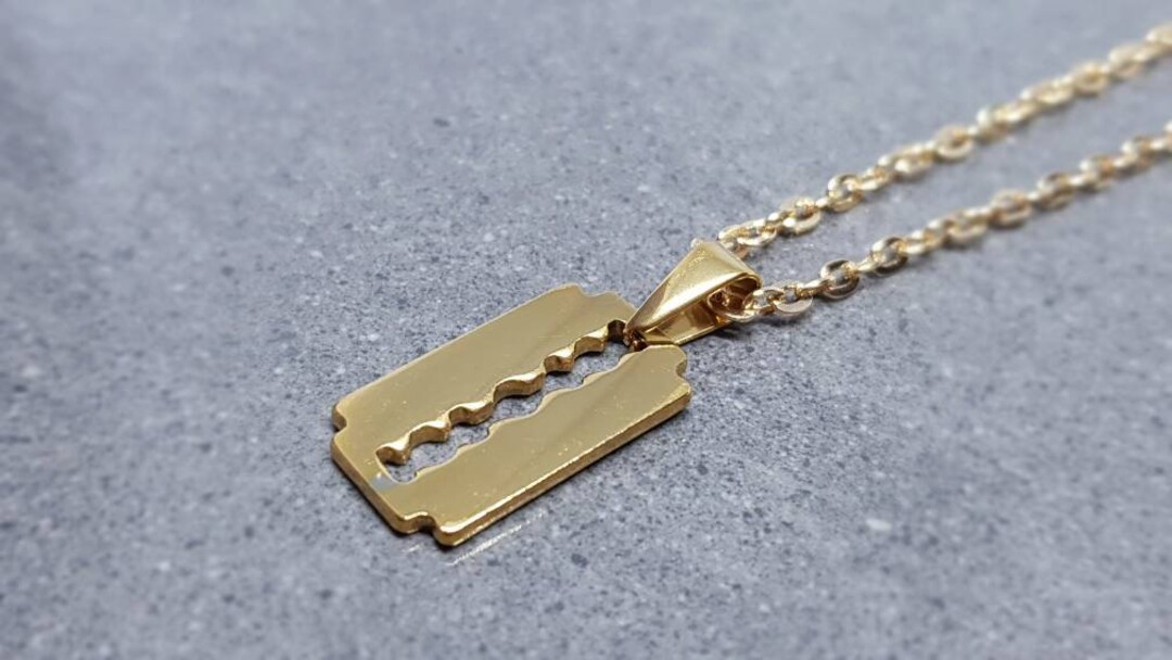 [ReinSein]ACC★Razor//Lid Necklace Amazon.com: Personalized Custom Engraved Stainless Steel
