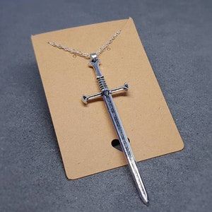 Zwaardketting, dolkketting, dolkketting, zwaardchoker, gotische sieraden