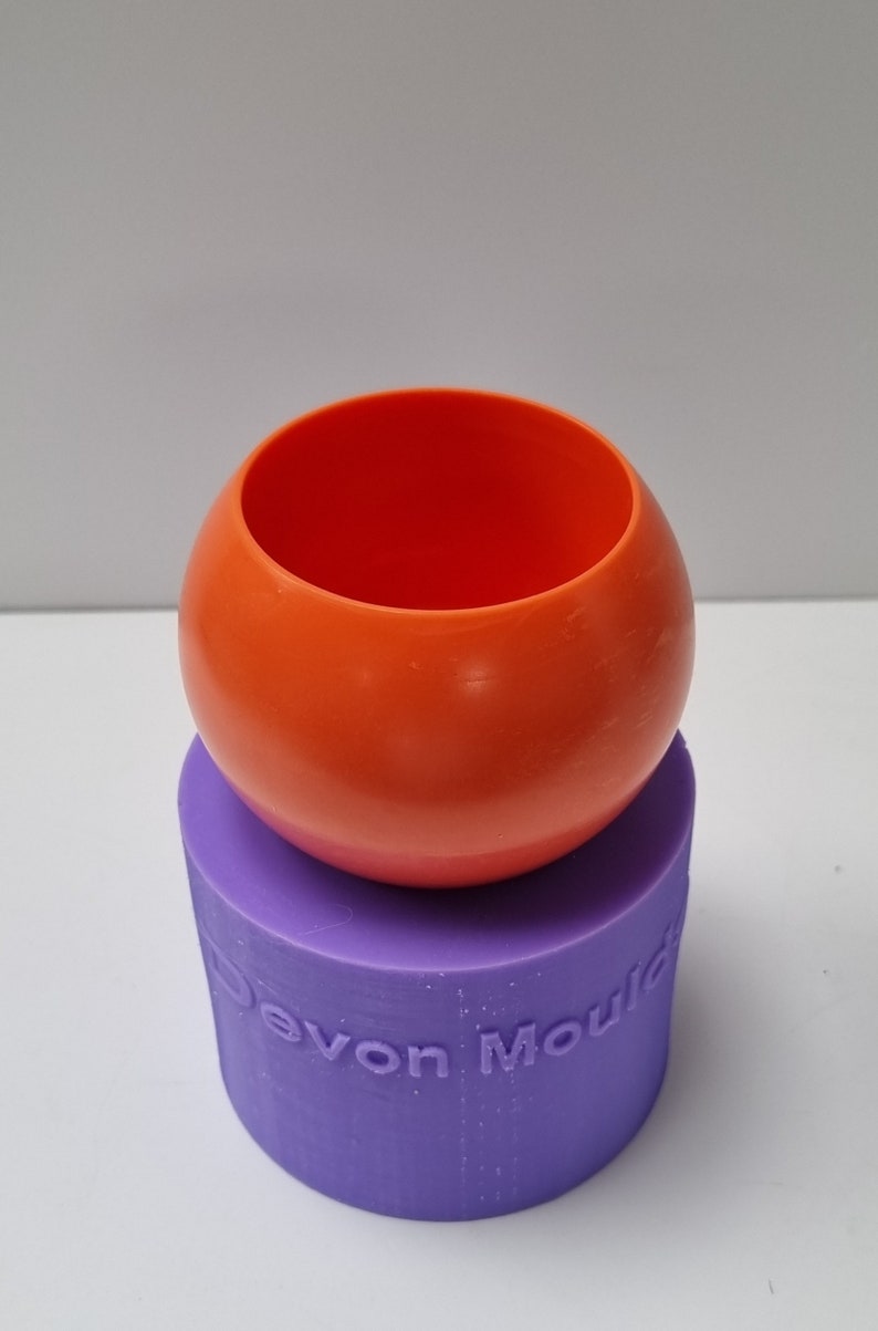 8cm Sphere plant pot/ candle vessel silicone mould, image 4