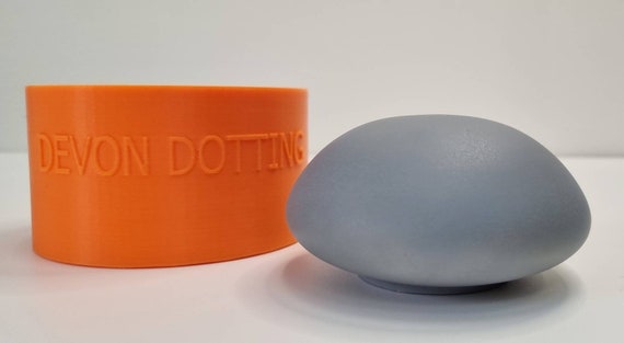 Silicone dome mold outlet