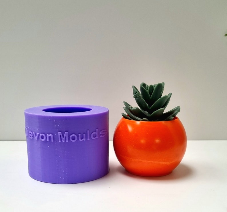 8cm Sphere plant pot/ candle vessel silicone mould, image 1