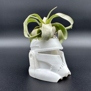 Storm Trooper First Order Star Wars Air Plant Display Desk Planter Drop Proof Modern Decor decorative Plant with Live Airplant Tillandsia