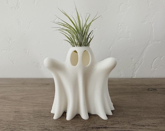 Ghost Air Plant Planter: Spooky Halloween Desk Decor with Live Tillandsia