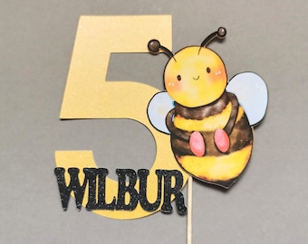 Topper personalizado de pastel de abeja CUALQUIER EDAD Y NOMBRE / Topper de pastel de abeja / Suministros personalizados de cumpleaños de abeja / Decoraciones de fiesta de cumpleaños de abeja