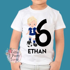Personalisierte Fußball-Jungen-T-Shirt JEDES ALTER NAME | Personalisierte Fußball Geburtstag Outfit | Fußball T-Shirt | Fußball Party Zubehör