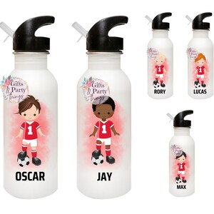 Bouteille d&#39;eau garçon footballeur personnalisée | Footballeur en bouteille d&#39;eau tshirt rouge | Rentrée scolaire/cadeau d&#39;anniversaire | Bouteille d&#39;eau pour les enfants