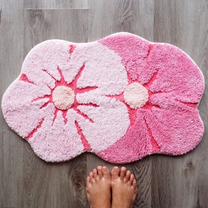 Pink Flower Bath Mat Daisy Light Pink Blush Peach Coral Cute Bathroom Rugs for Girls Funny Shower Fun Bathroom Decor Novelty Sunflower
