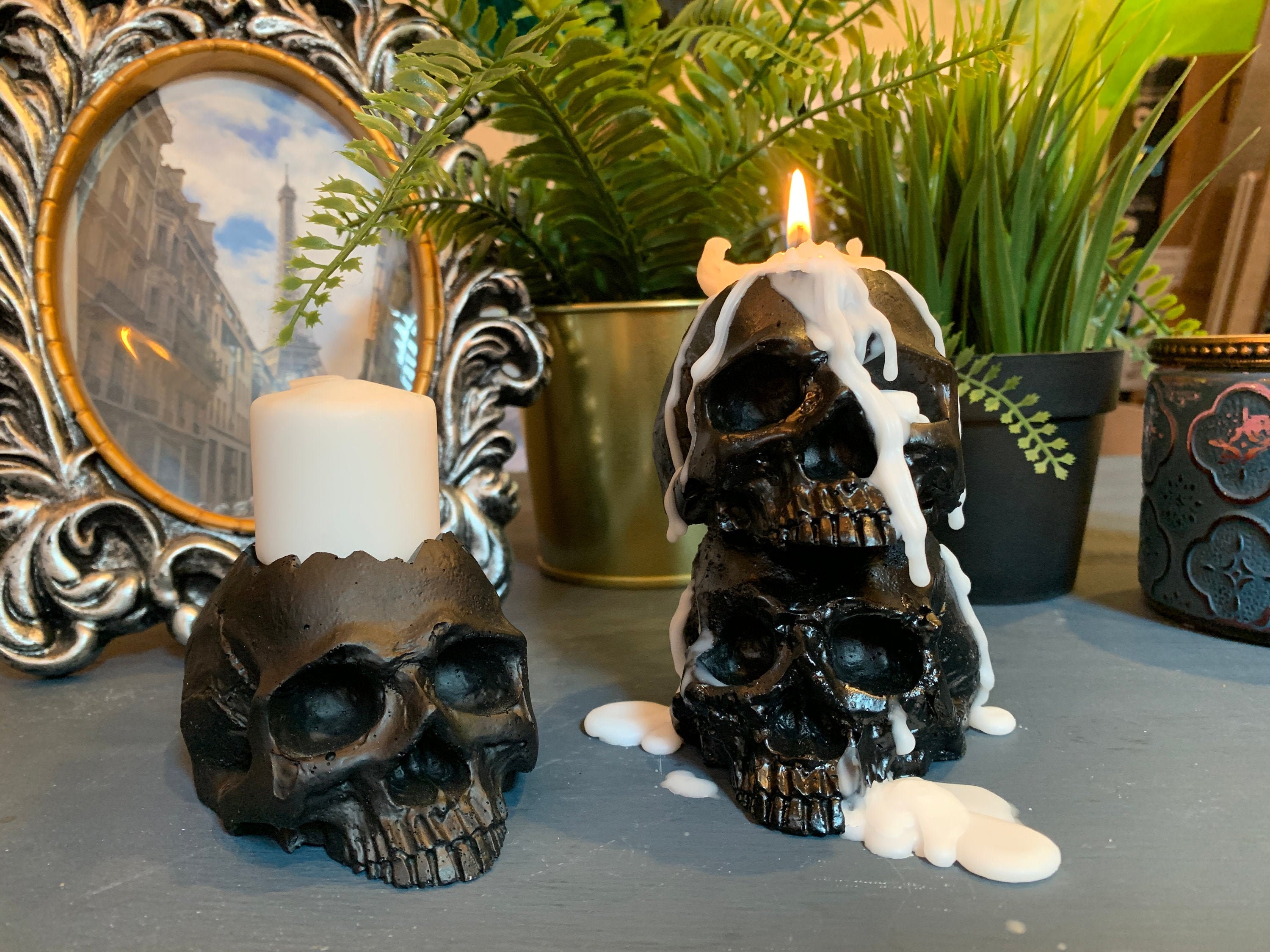 Sliner 4 Pieces Halloween Skull Candle Holder Vintage Pillar Candle Holder  Resin Candle Sticks Holder Decor Halloween Decorations Indoor for Halloween