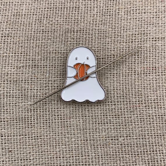 Pumpkin Ghost Magnetic Needle Minder: Halloween Needle Nanny