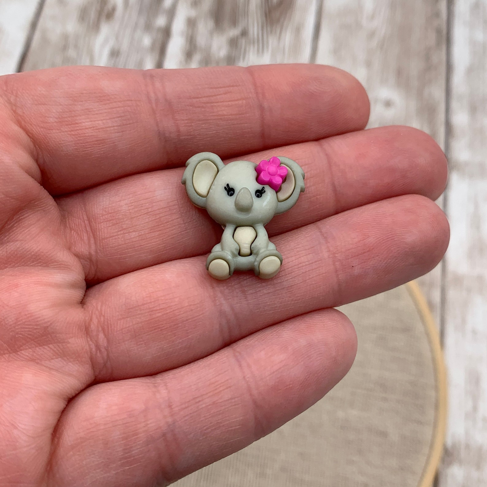 Needle Minder - Koala für Kreuzstich, Nähen, Sticken und Handarbeiten, Zubehör aus Emaille und Magnet