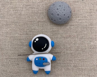 Astronaut & Moon Magnetic Needle Minder: Space Galaxy Needle Nanny