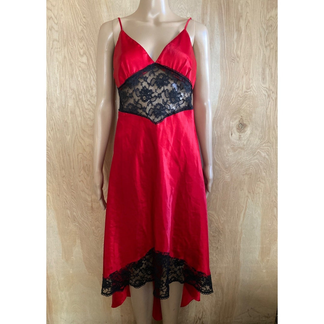 90s Victoria’s Secret Ethereal Satin Slip (S-M)