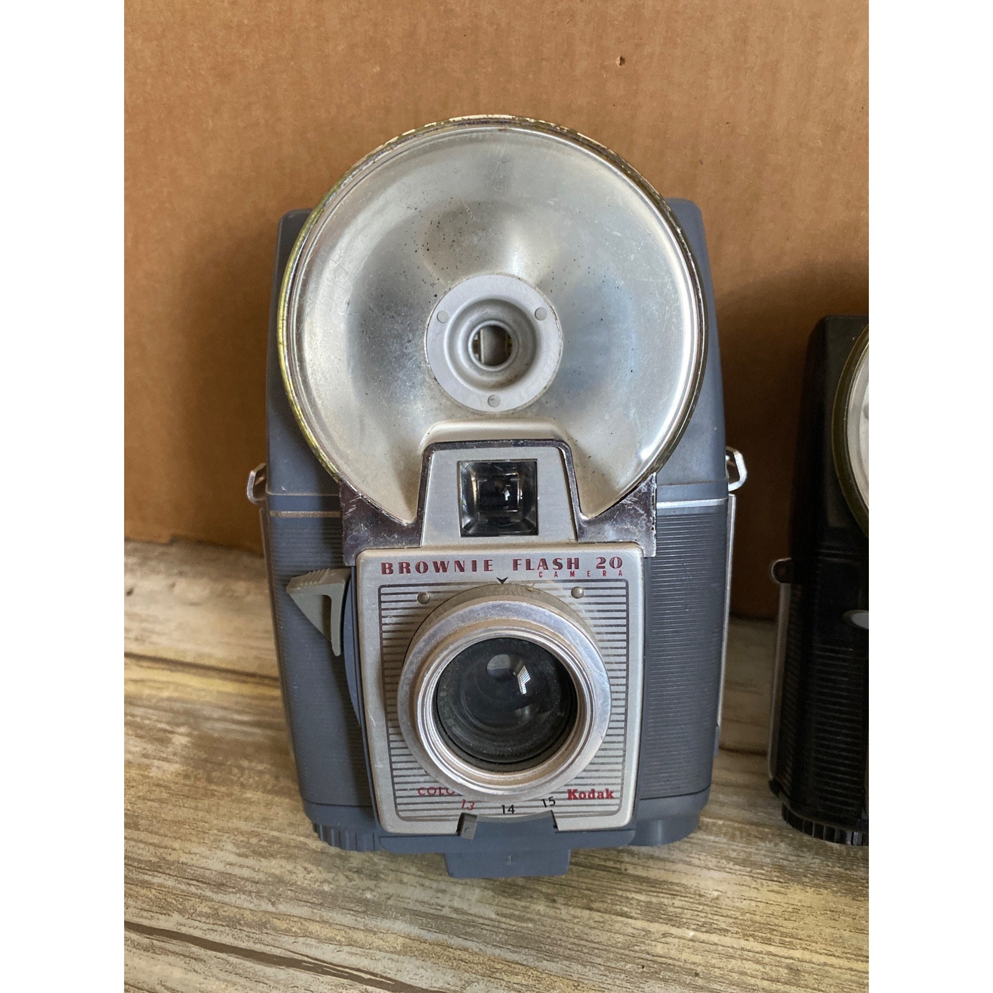Set of 2 Kodak Cameras Black Brownie Starflash & Gray Flash 20 for