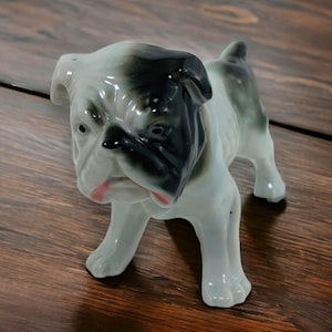 Figura de bulldog en miniatura de porcelana fabricada en Japón