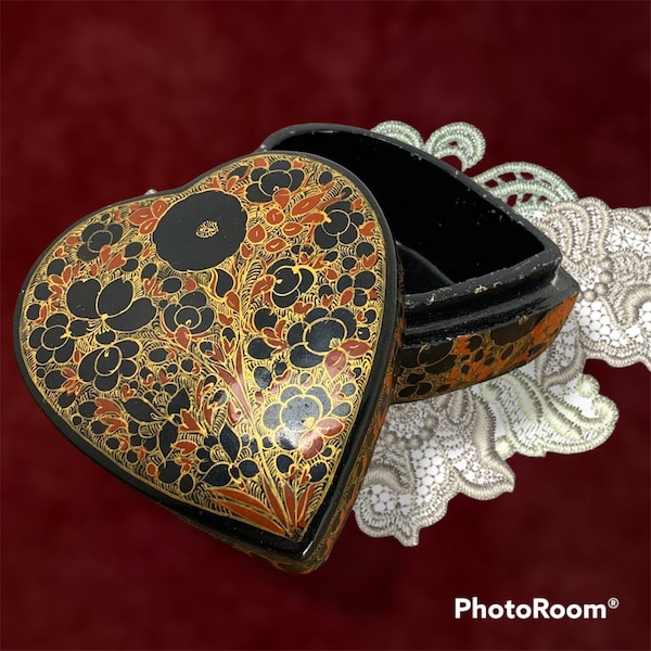 Heart Shaped Kashmiri Paper Maché Lidded Box with Asian Floral Pattern