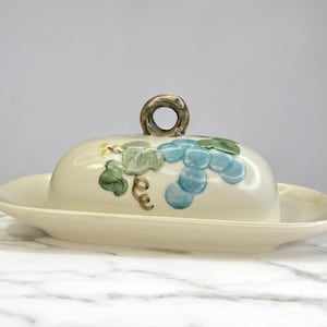 Metlox Poppytrail Sculptured Grape 1/4 lb Butter Dish, Grape Motif Kitchenware, Earthenware, Vintage Butter Dish