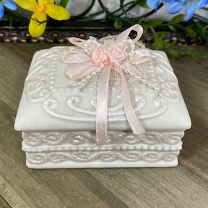 White Bisque Porcelain Sculpted Pearl and Rope Trinket Box Treasure Box with Pink Rose and Ribbon