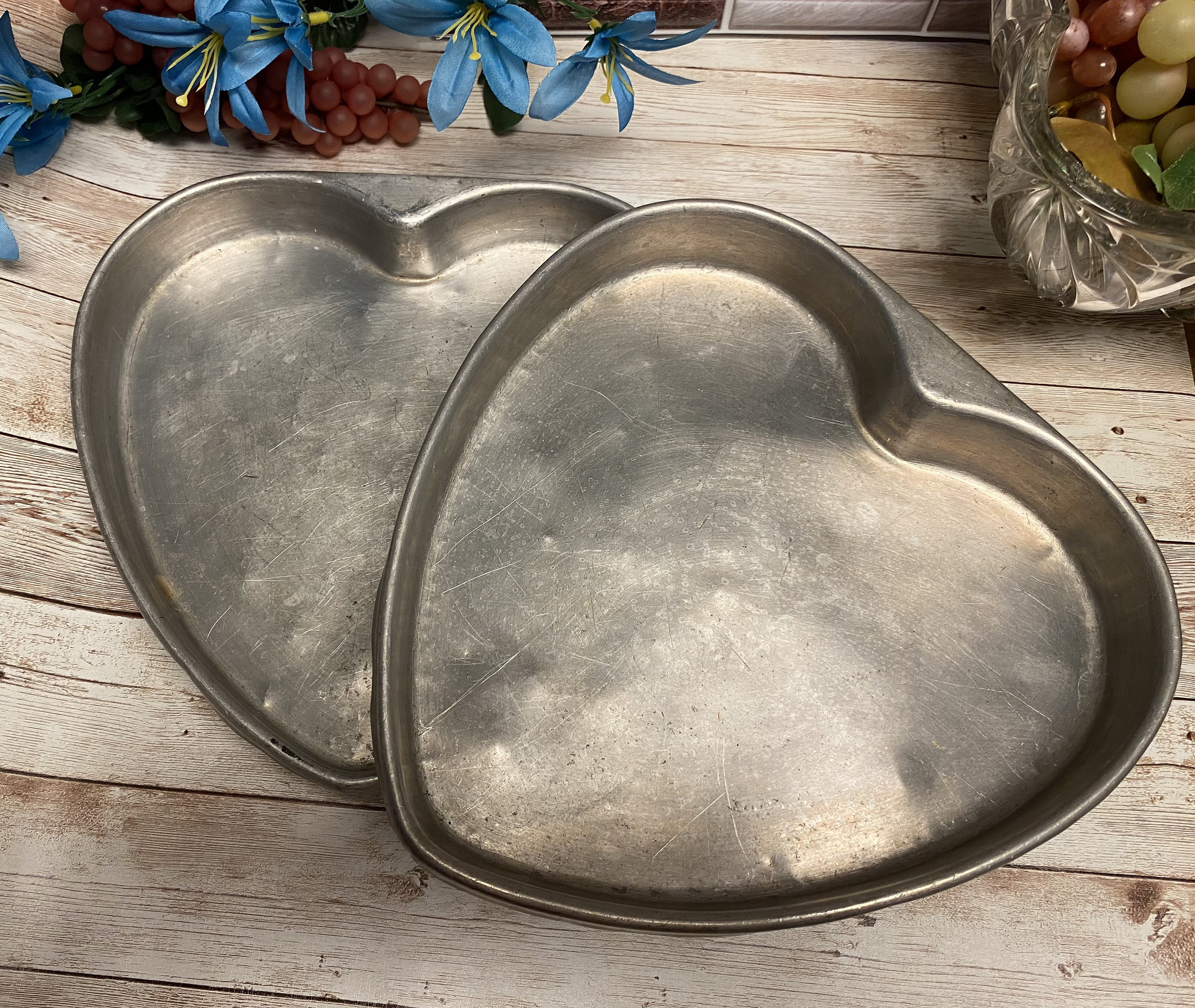 Williams Sonoma Nordic Ware Nonstick Cast Aluminum Scallop Heart