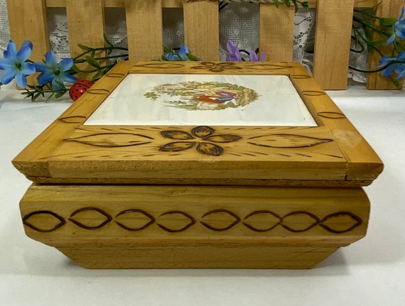 Vintage Wood Jewelry Box with  Colonial Lady & Ge… - image 7
