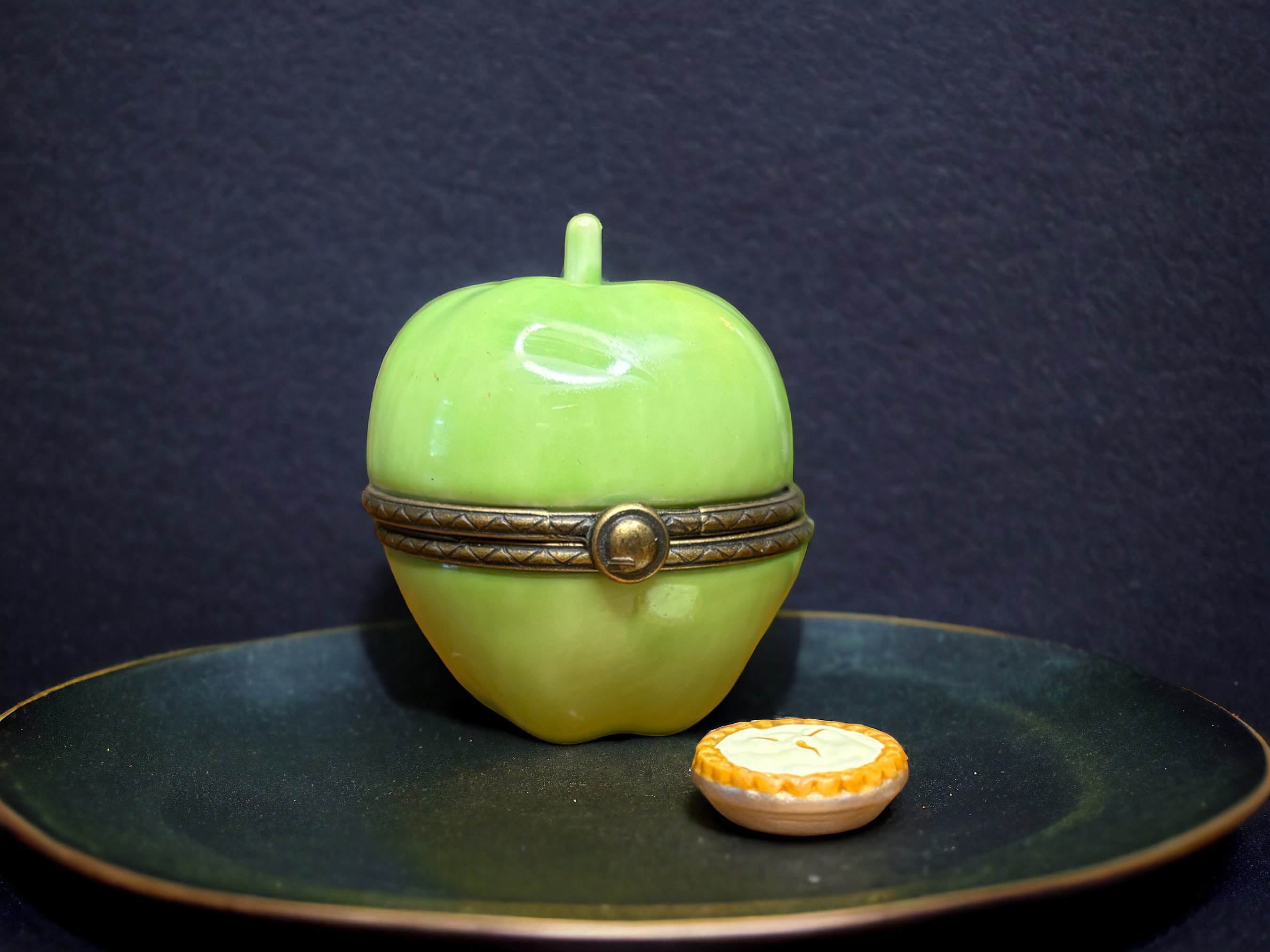 【期間限定特価】 Green Smith Granny Vintage Apple Trinket Hinged Porcelain 小物