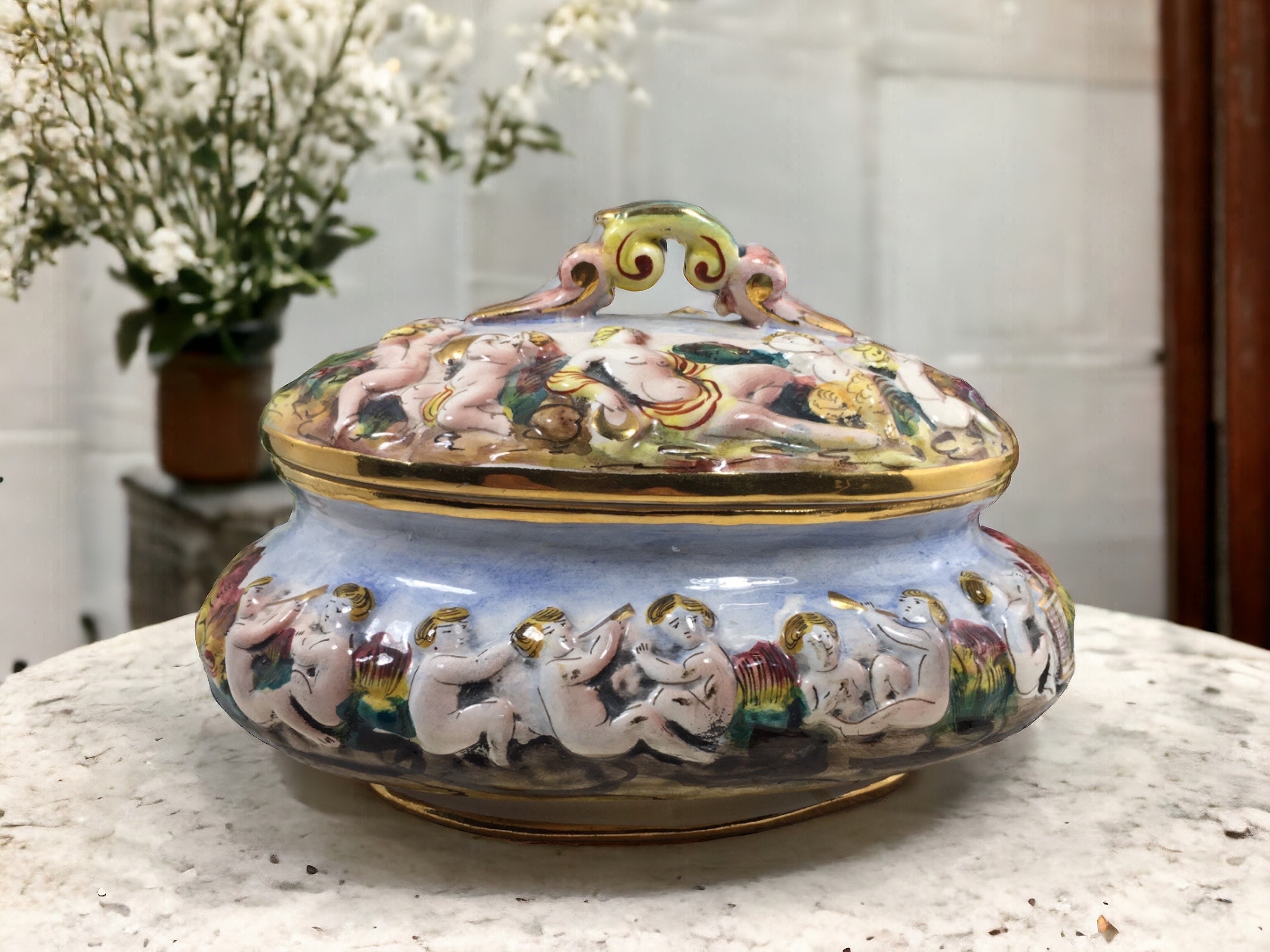 Capodimonte Italian Porcelain Covered Sculptured Bowl With Cherubs
