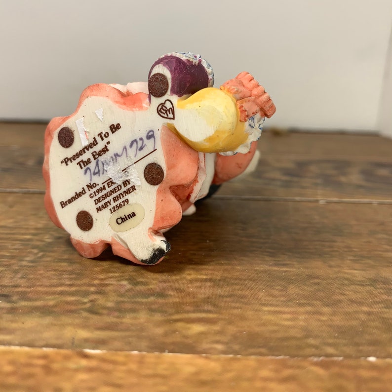 Mary Moo Moo\u2019s Figurine Preserved To Be The Best 125679-1994