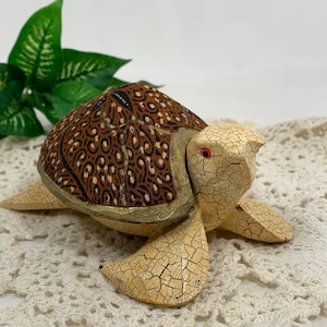 Vintage Wooden Sea Turtle Trinket Box with Removable Shell Lid – Rustic Jewelry Storage – Unique Turtle Decor for Collectors