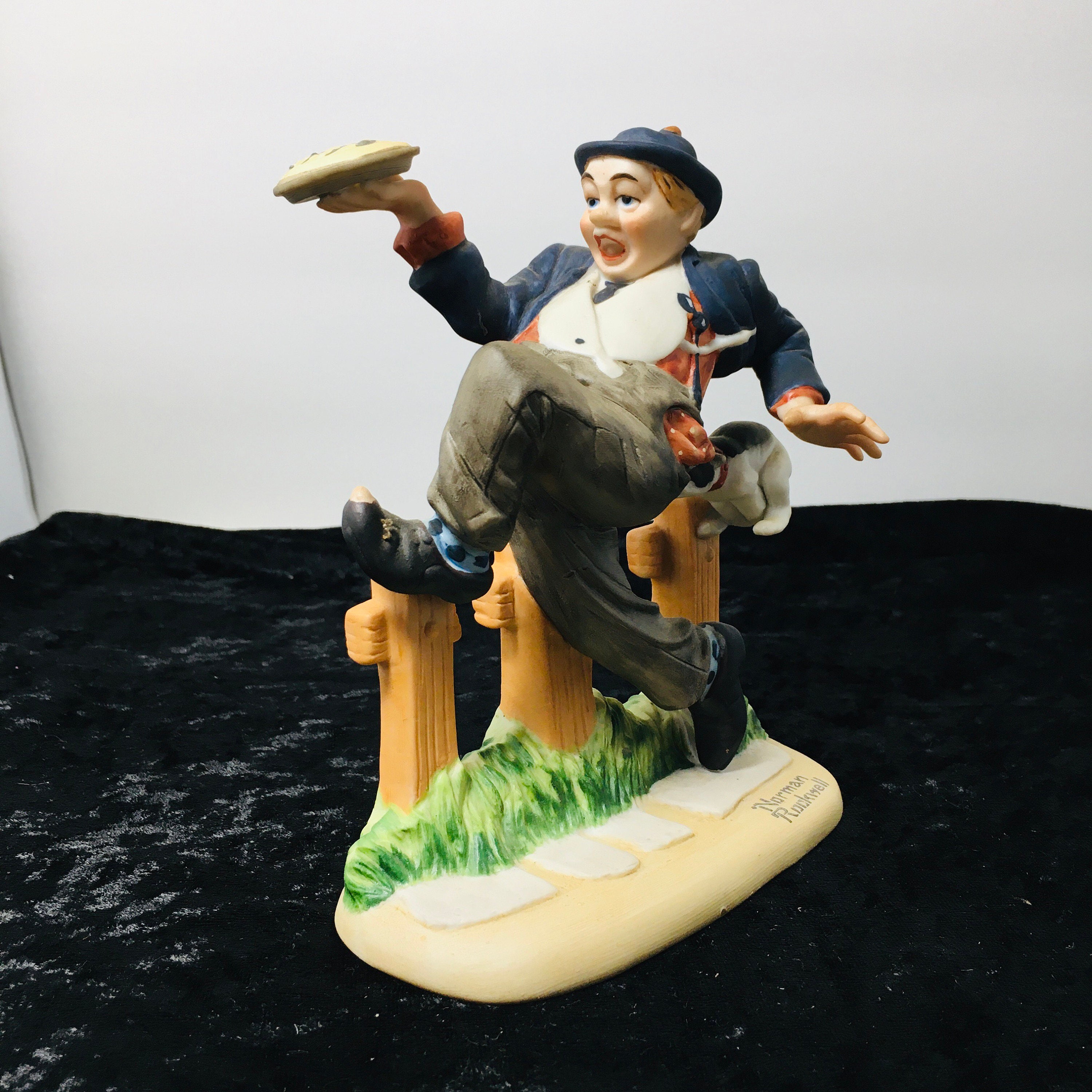 Most Valuable Antique Figurines Worth Money - iz1ghcd