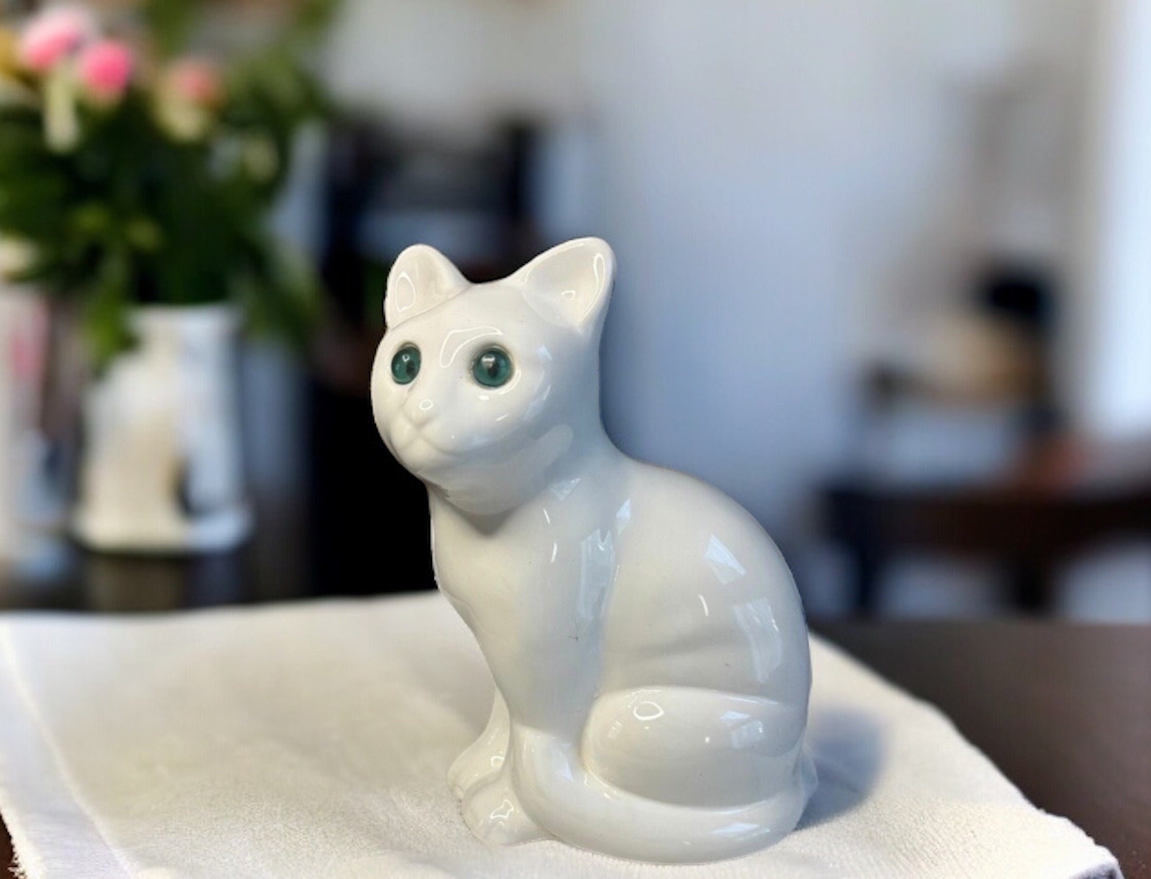 Vintage White Cat Statue, ELPA Alcobaca Portugal, Cat With Green