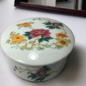 TAKAHASHI Porcelain Trinket Box, Japan, Round Floral Ceramic Jewelry Box