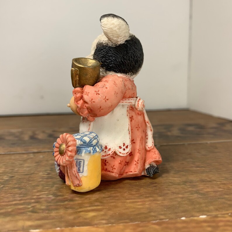 Mary Moo Moo\u2019s Figurine Preserved To Be The Best 125679-1994