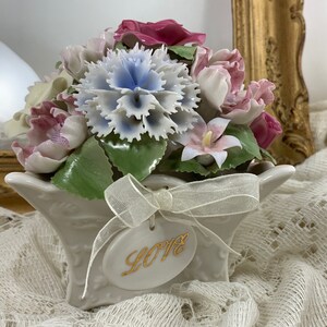 Porcelain Flower Bouquet Music Box - Memories