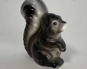 Skunk Figurine - Vintage Hand Painted Ceramic made in Japan