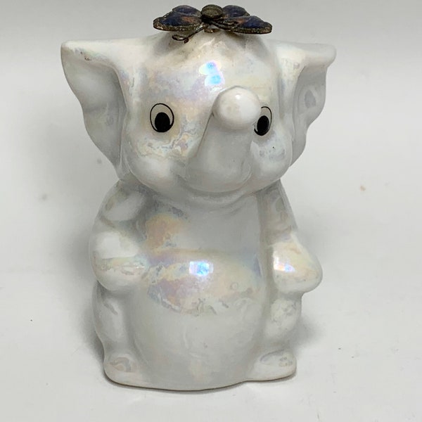 Little Elephant with Butterfly -  White and Grey Ceramic Elephant With Butterfly, Miniature Animal, Mini Animal