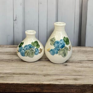 Metlox Poppytrail Sculptured Grape Salt and Pepper Set